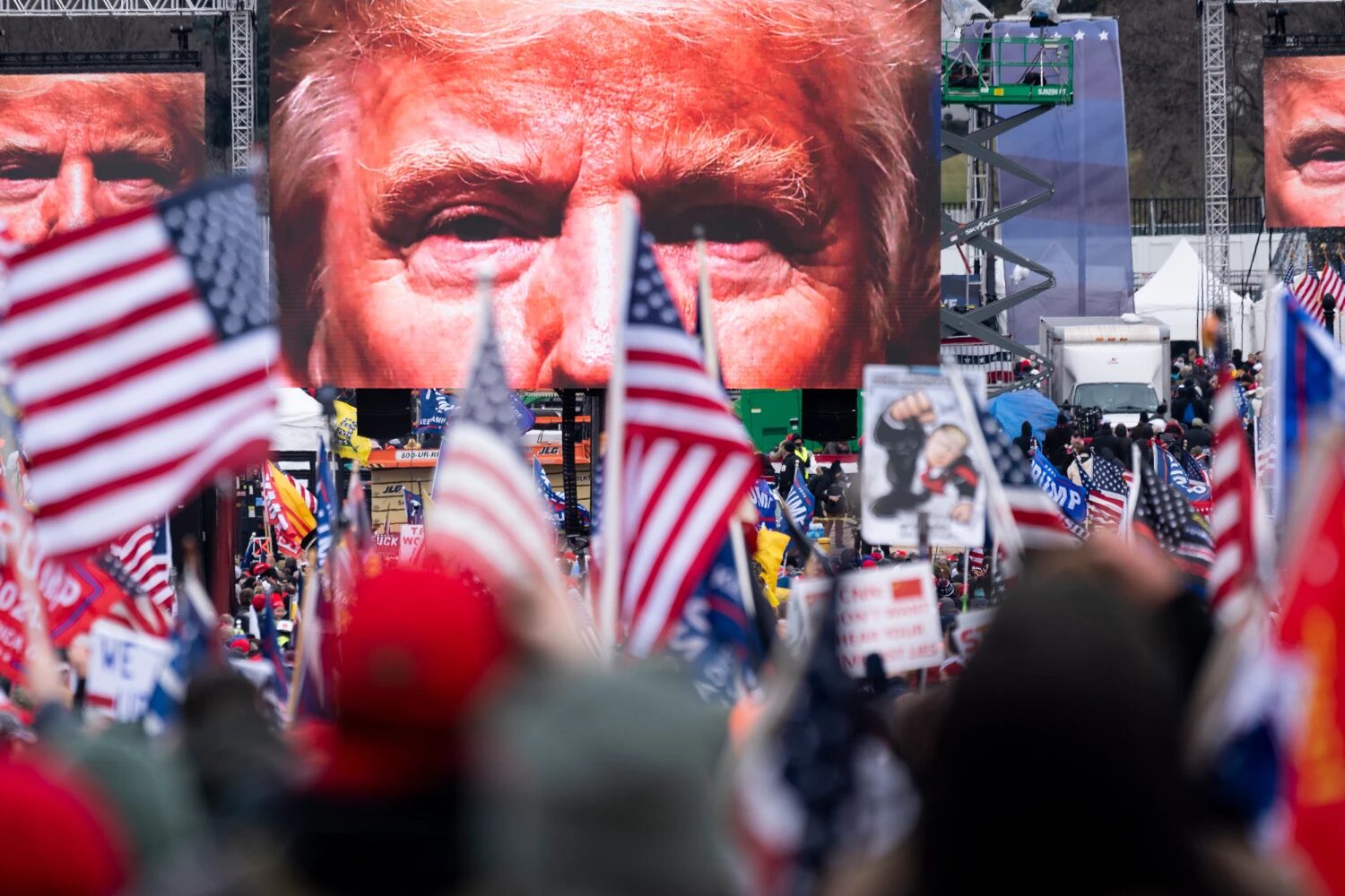Trump Floats Compensation Fund for Pardoned January 6 Rioters
