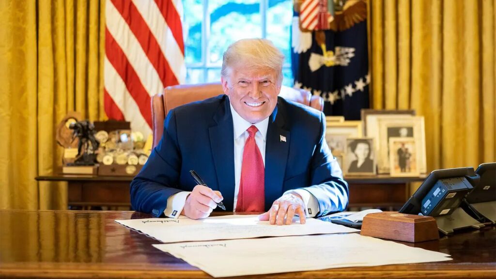 trump in oval office