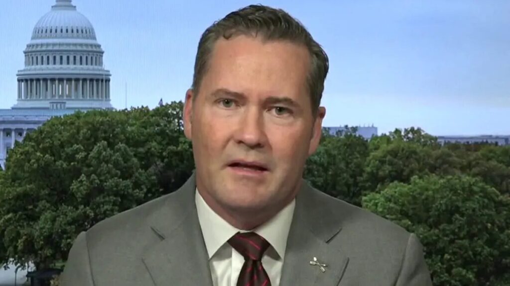 waltz removed from white house