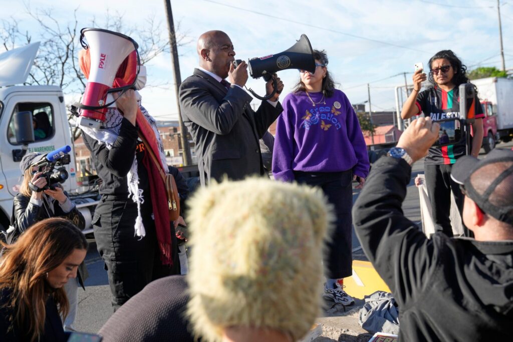 New Jersey mayor arrested at ICE detention center where he was protesting