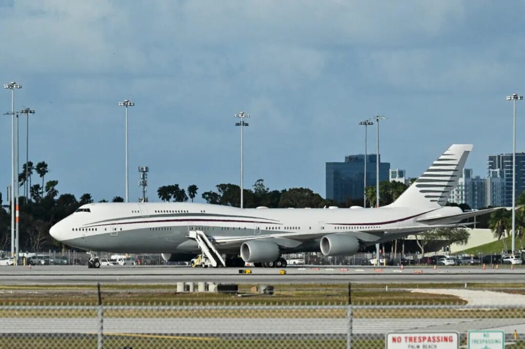 A Qatari Boeing 747-8 sits on the tarmac of Palm Beach International Airport after President Donald Trump toured it in February. Photo: Roberto Schmidt/AFP/Getty Images