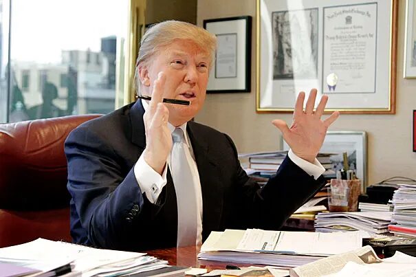 trump working at his desk