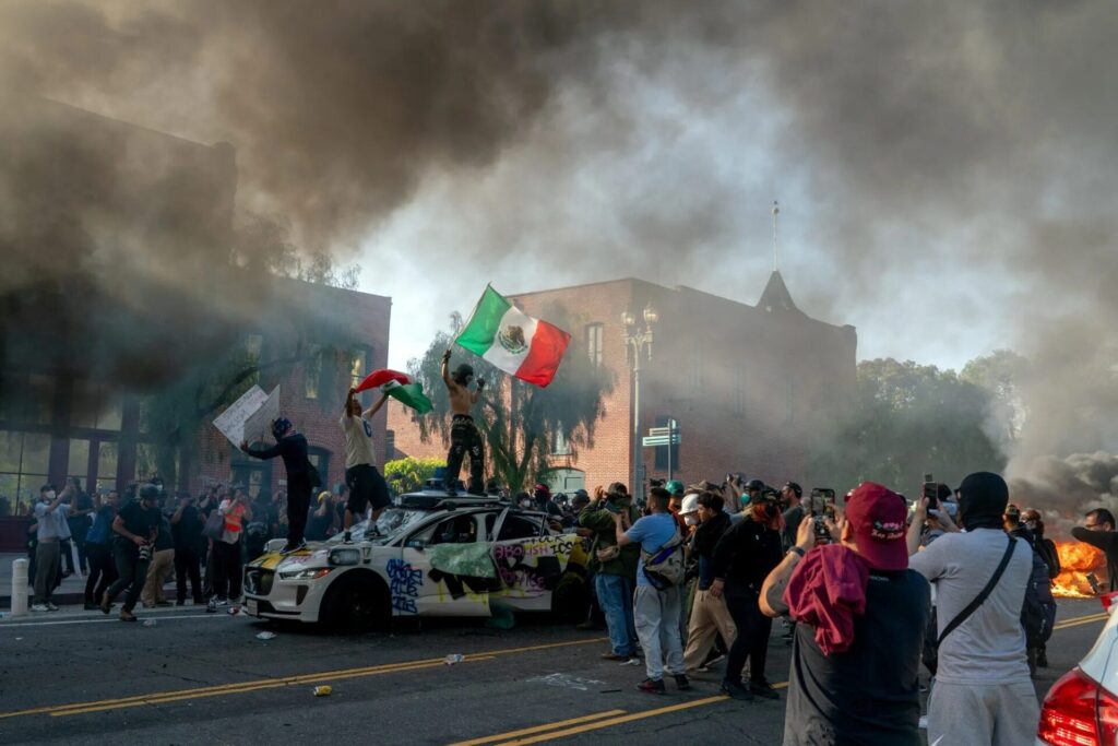 fires and vanadalism during la riots