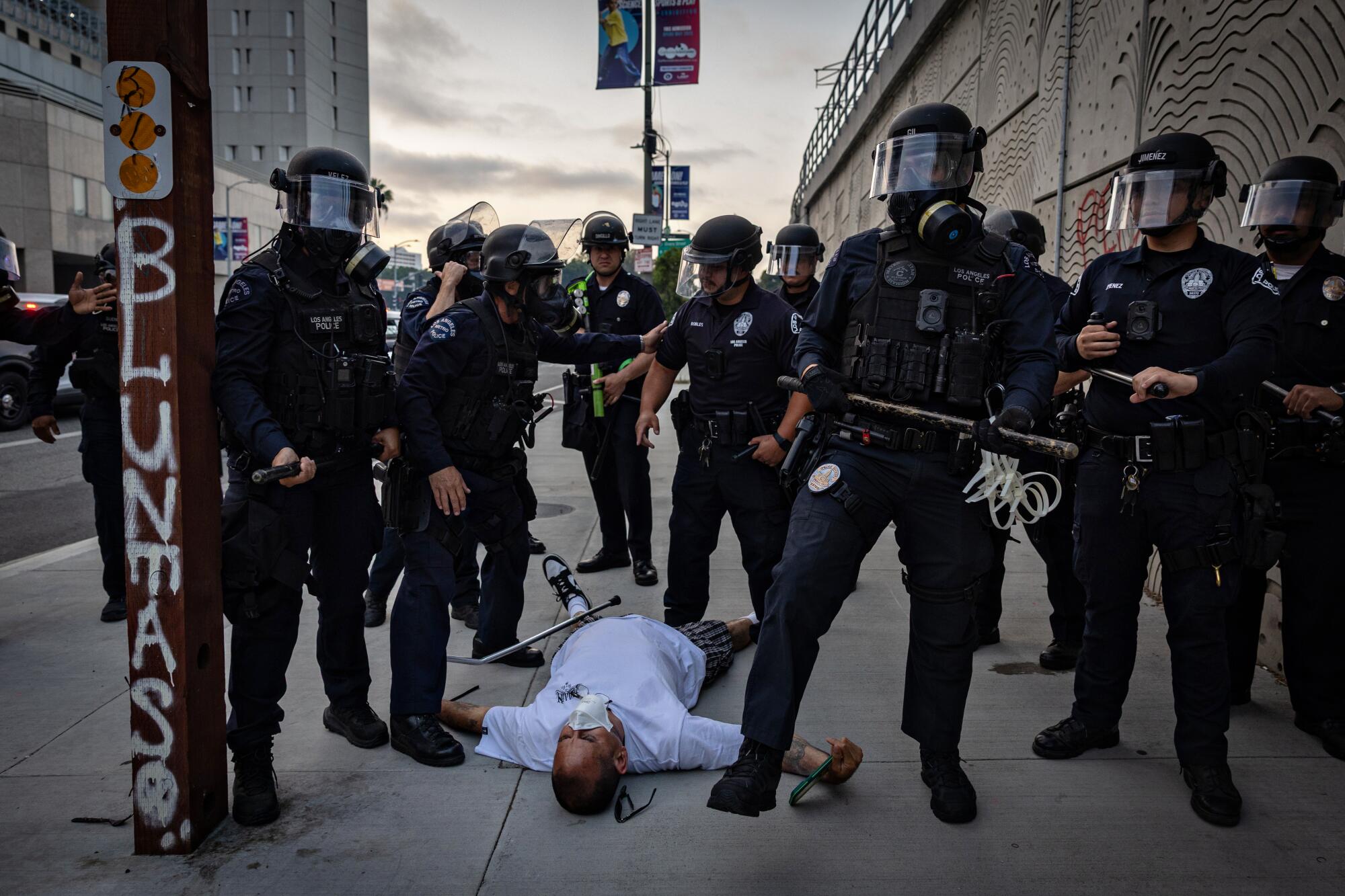 ICE agents and National Guard respond to violent protesters in L.A.