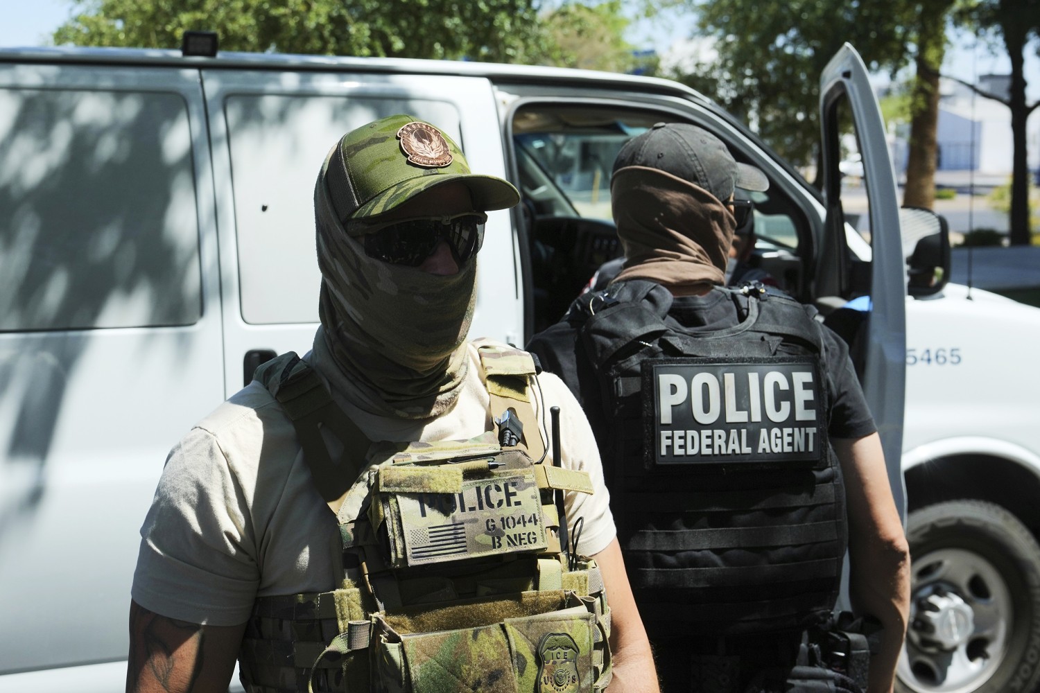 ICE agents at border