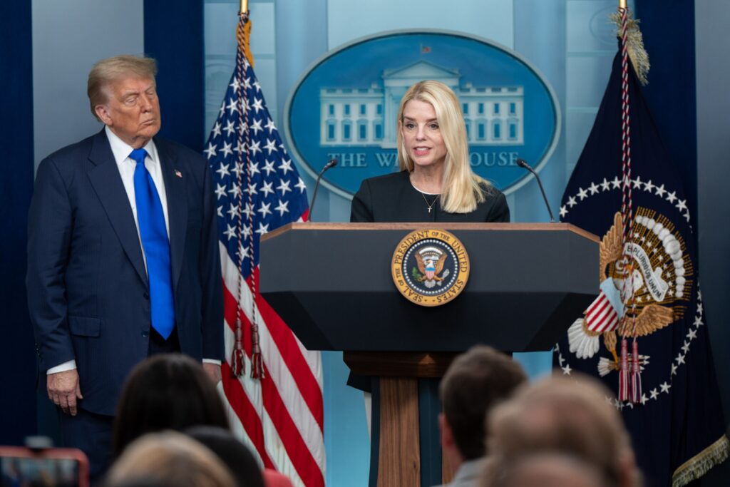 pam bondi white house