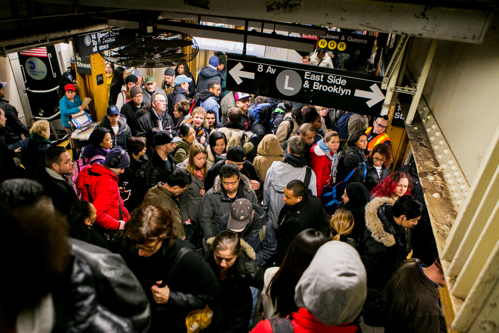 crowded New York City subway platform