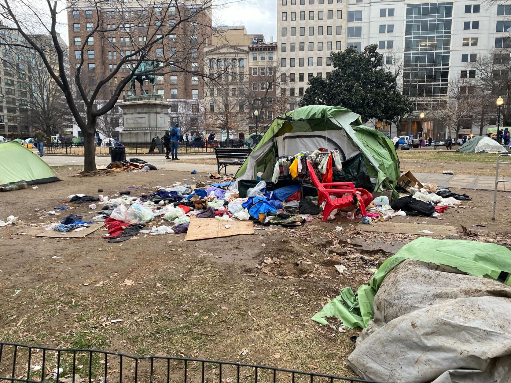 wahsington d.c. tents and trash