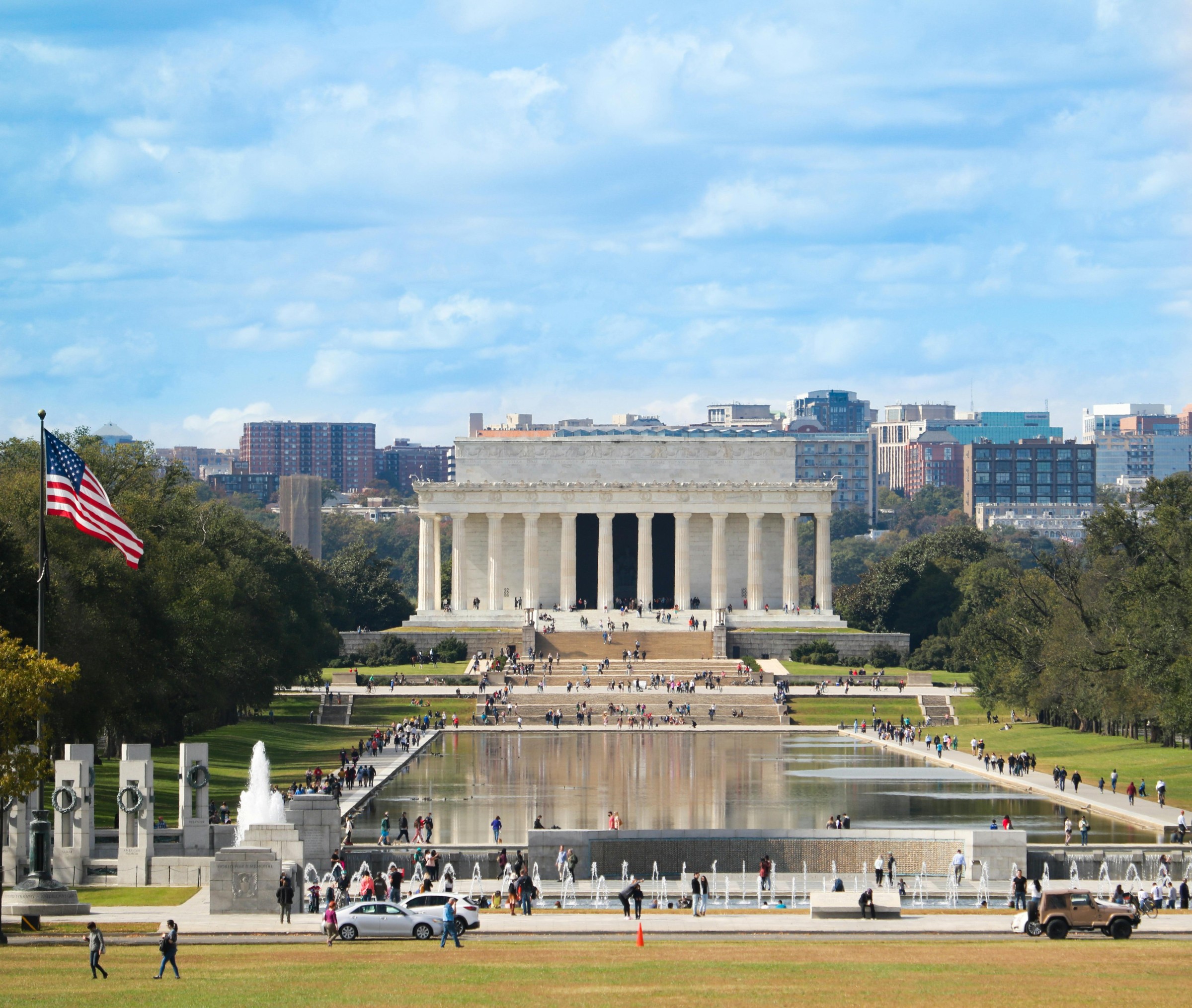 Lincoln Memorial sunny day