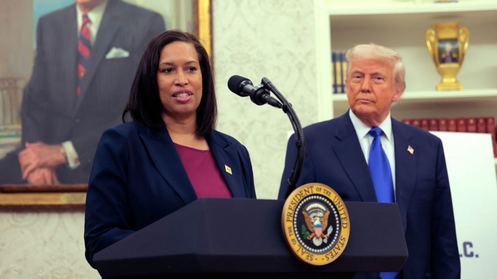 muriel bowser and donald trump in white house